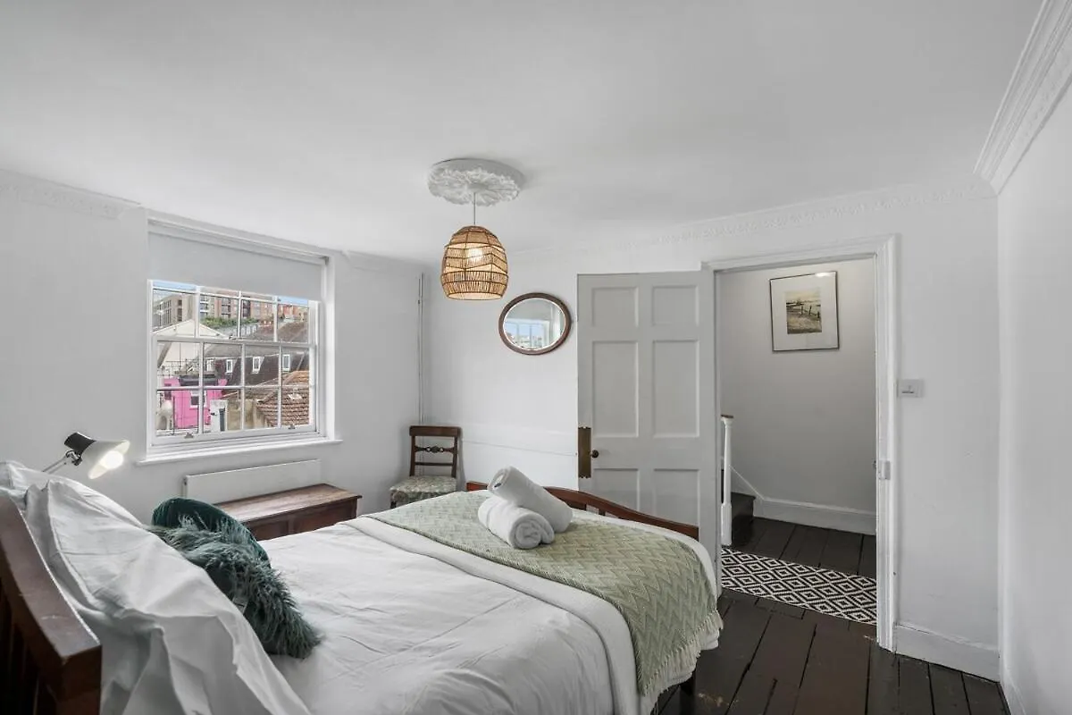 Three Bedroom Townhouse By Primal Estates Short Lets In Hove 0*,  Verenigd Koninkrijk