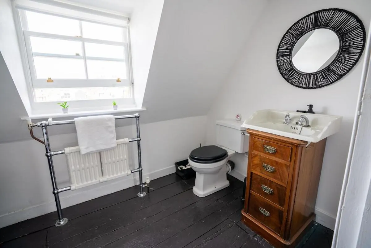 Three Bedroom Townhouse By Primal Estates Short Lets In Hove 0*,