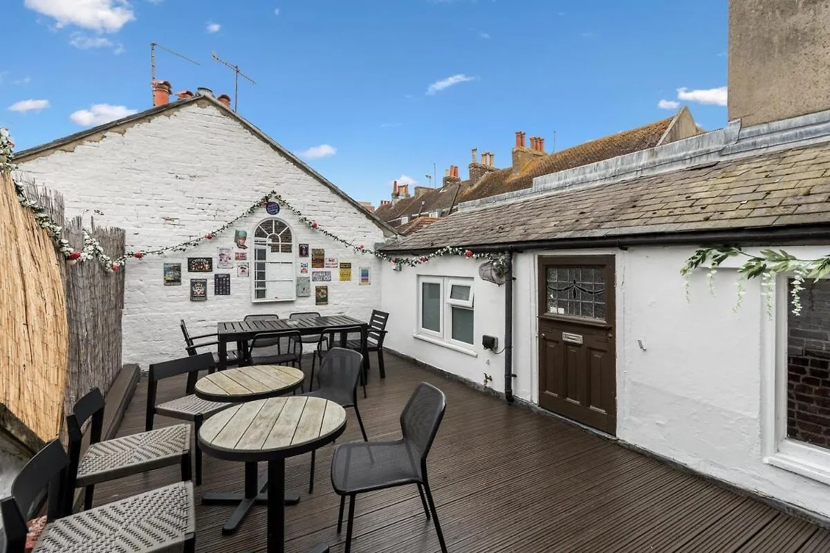 Three Bedroom Townhouse By Primal Estates Short Lets In Hove